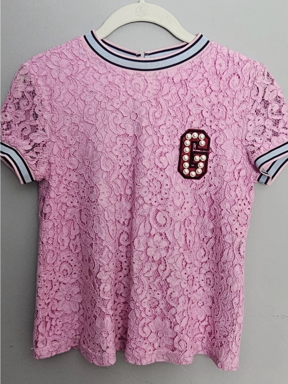Guess Lace Ringer Baby Tee Top Women's Size S Pink Logo G Pearl Short Sleeve